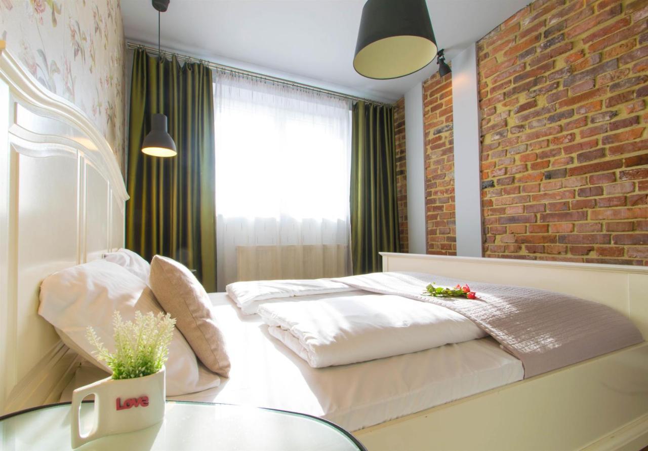 Krupnicza Modern Old Town Apartments - By Upstairs Krakow Exterior photo