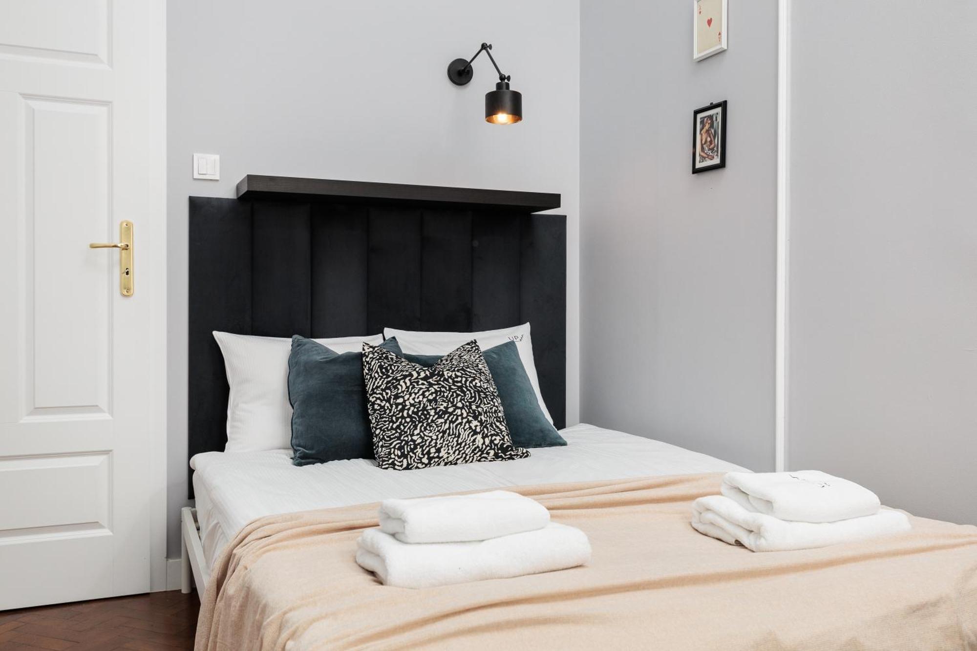 Krupnicza Modern Old Town Apartments - By Upstairs Krakow Exterior photo